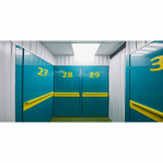 Много Места